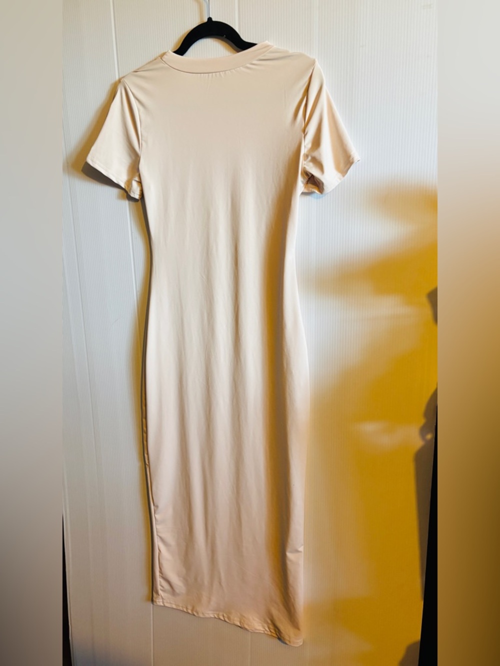 Women’s Cream Short-Sleeve Midi Dress - Picture 2 of 3